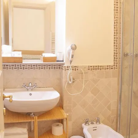 La Corte Di Lisa - Self Check In 4* Пиза