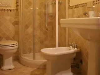 La Corte Di Lisa Nocleg ze śniadaniem 4*