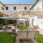 La Corte Di Lisa Bed & Breakfast 4*