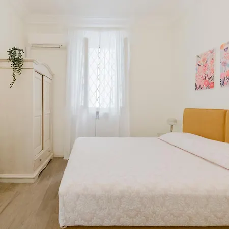La Corte Di Lisa Bed & Breakfast 4*