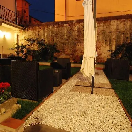La Corte Di Lisa Pisa