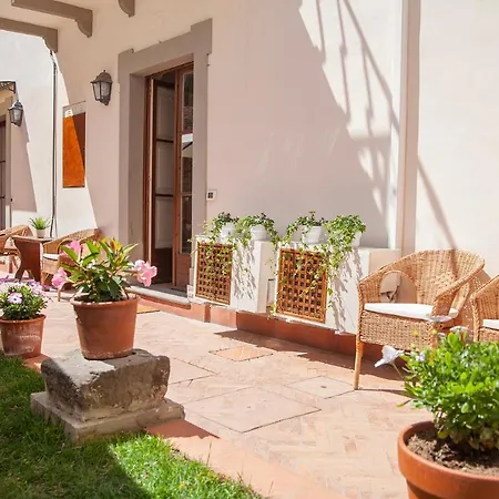 La Corte Di Lisa - Self Check In Bed & Breakfast 4*